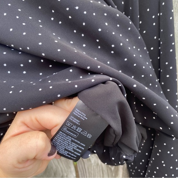 H&M Cropped Black Blouse with Ditsy Polka Dots size L - Picture 5 of 5